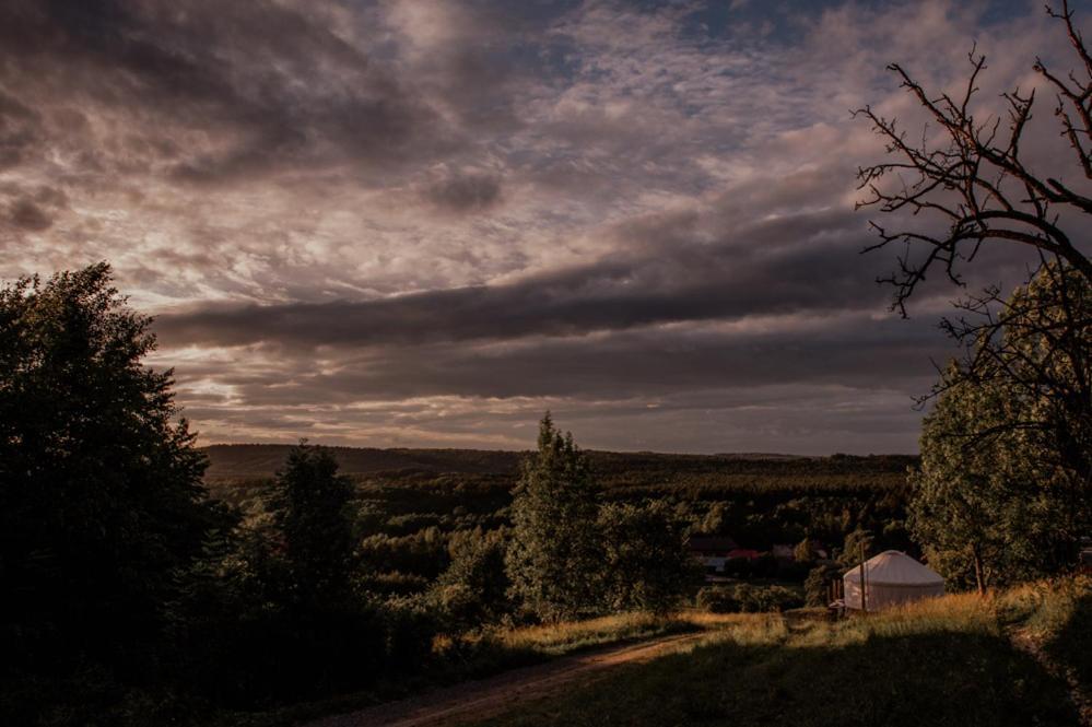 Jurty Z Widokiem, Prywatna Balia- Dzikolas Glamping Krasnobród Екстериор снимка