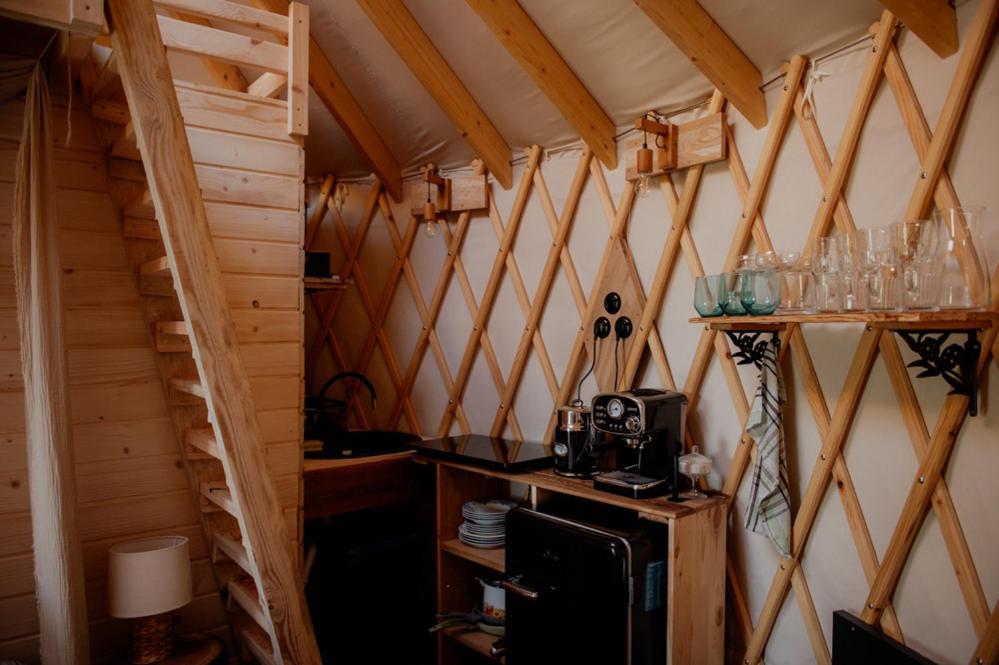 Jurty Z Widokiem, Prywatna Balia- Dzikolas Glamping Krasnobród Екстериор снимка