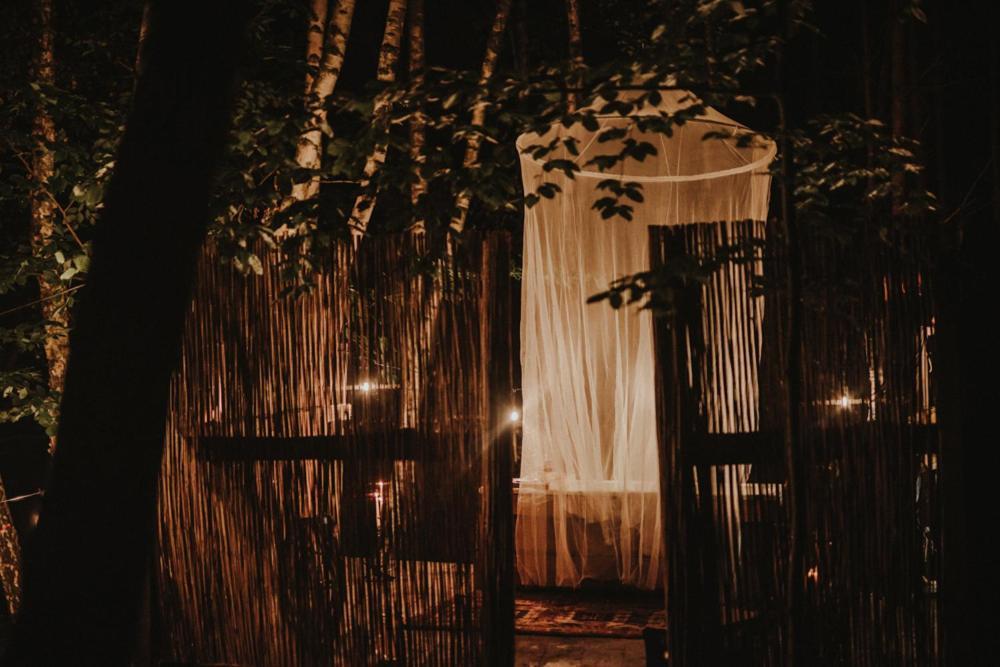 Jurty Z Widokiem, Prywatna Balia- Dzikolas Glamping Krasnobród Екстериор снимка